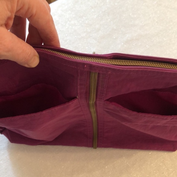 Travelon canvas crossbody bag. - Picture 4 of 11